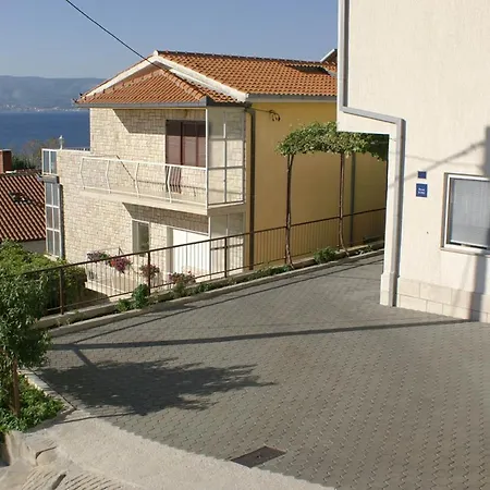 Apartments By The Sea Duce, Omis - 2829 شقة