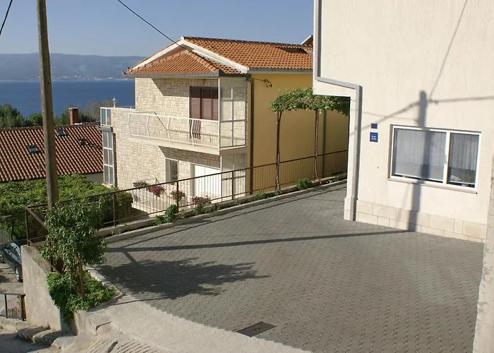 Apartments By The Sea Duce, Omis - 2829 شقة